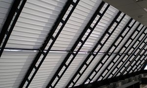 K-SYSTEM Decken-Vertikaljalousien Decomatic® Wien